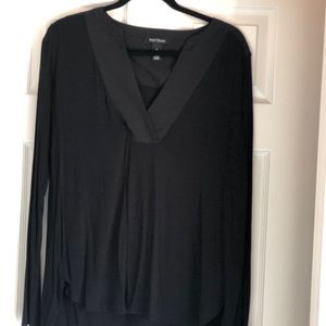 Black long sleeve v neck top